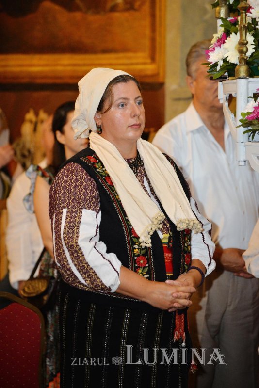 Veșmânt nou de har pentru biserica Parohiei „Sfântul Ioan”-Moși 220712