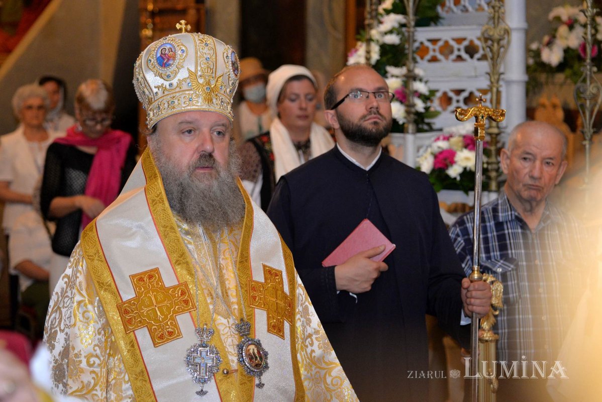 Veșmânt nou de har pentru biserica Parohiei „Sfântul Ioan”-Moși 220713