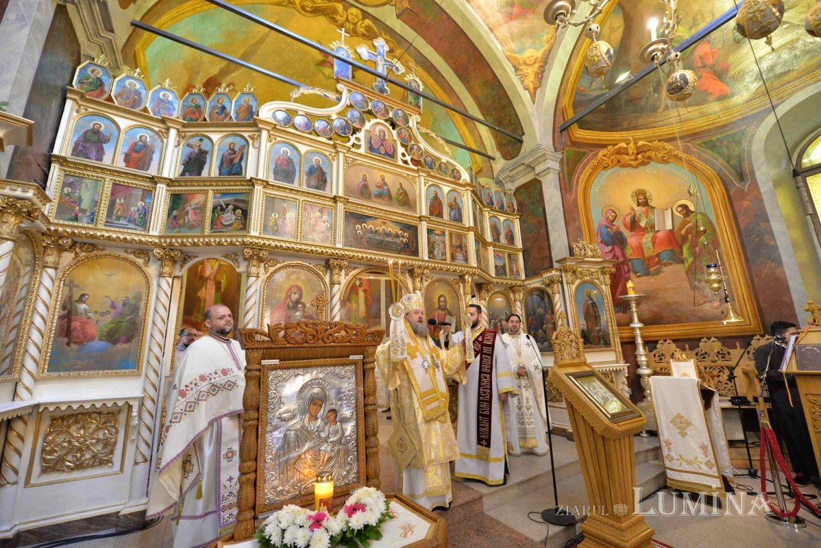 Veșmânt nou de har pentru biserica Parohiei „Sfântul Ioan”-Moși 220715