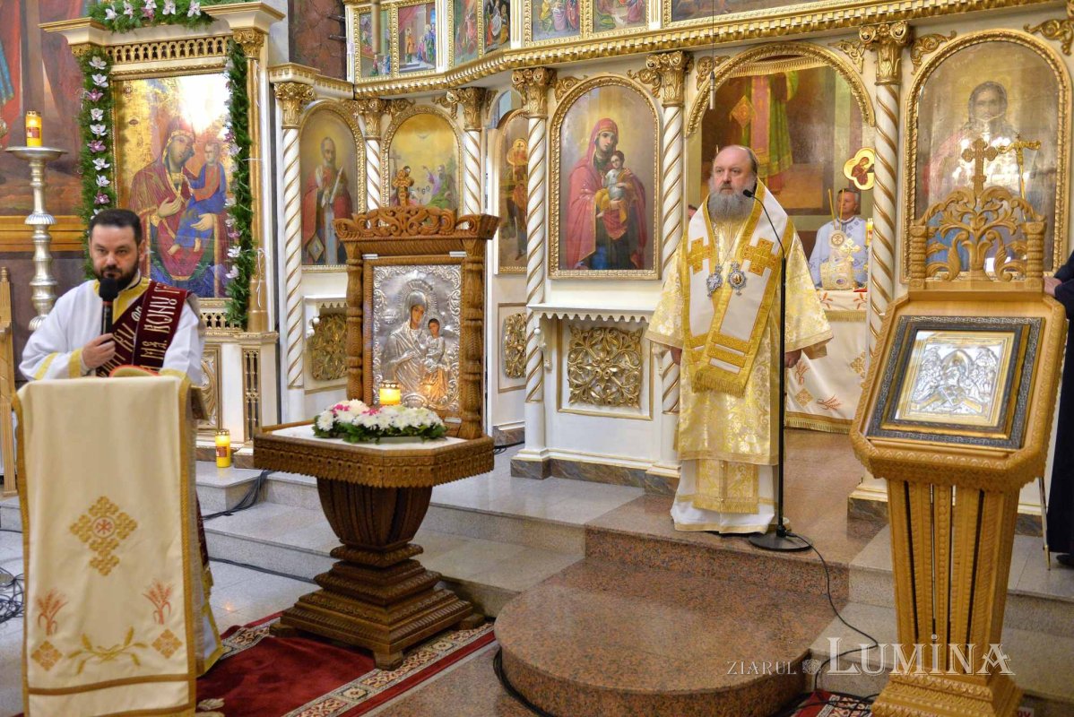 Veșmânt nou de har pentru biserica Parohiei „Sfântul Ioan”-Moși 220717