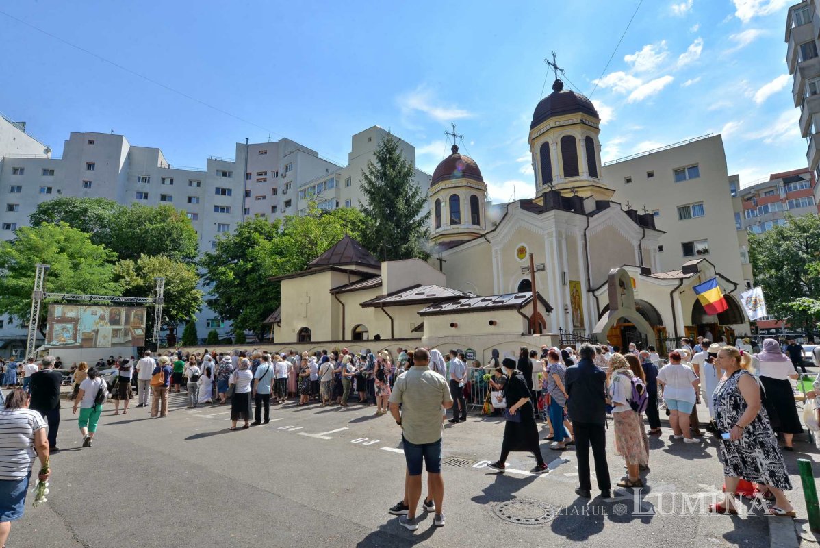 Veșmânt nou de har pentru biserica Parohiei „Sfântul Ioan”-Moși 220720
