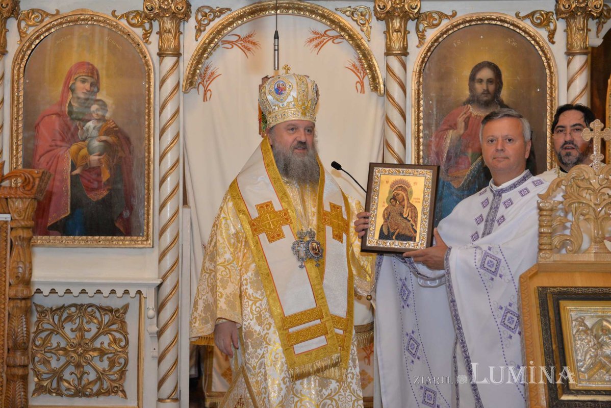 Veșmânt nou de har pentru biserica Parohiei „Sfântul Ioan”-Moși 220725