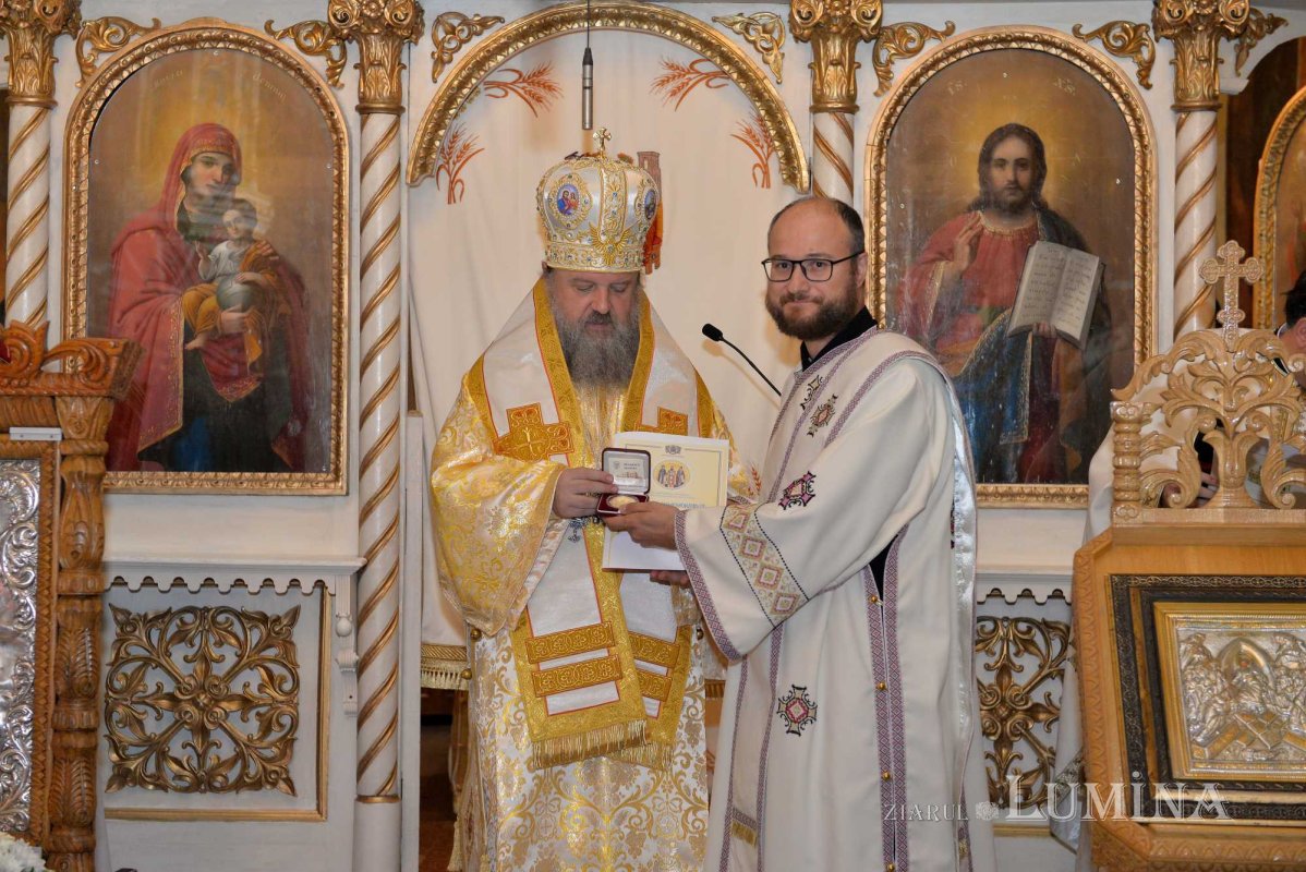 Veșmânt nou de har pentru biserica Parohiei „Sfântul Ioan”-Moși 220726