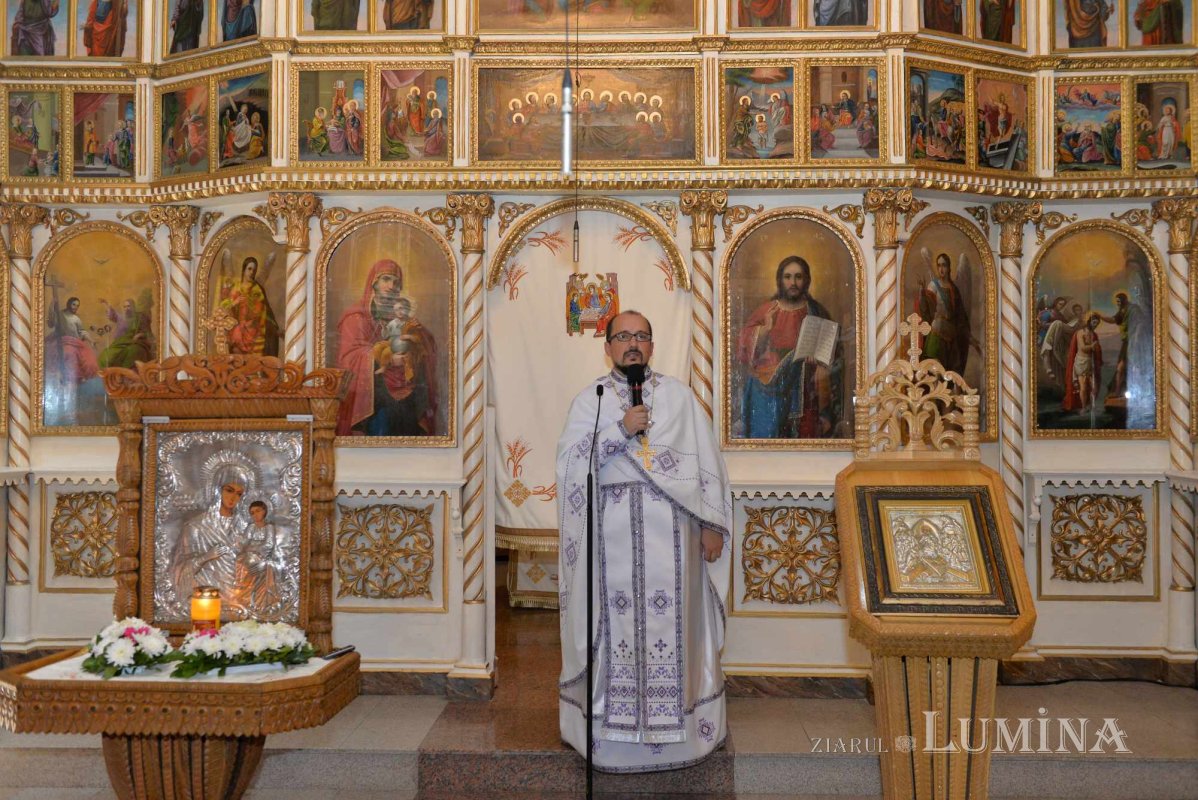 Veșmânt nou de har pentru biserica Parohiei „Sfântul Ioan”-Moși 220727