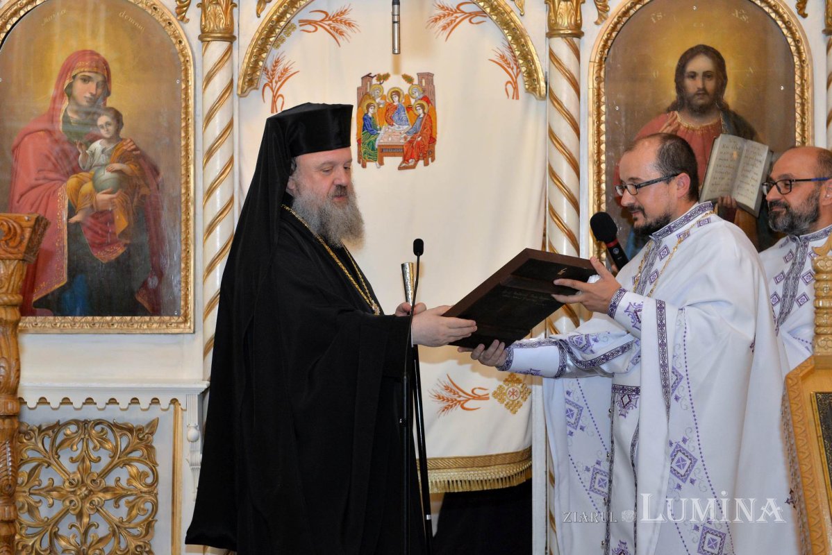 Veșmânt nou de har pentru biserica Parohiei „Sfântul Ioan”-Moși 220728