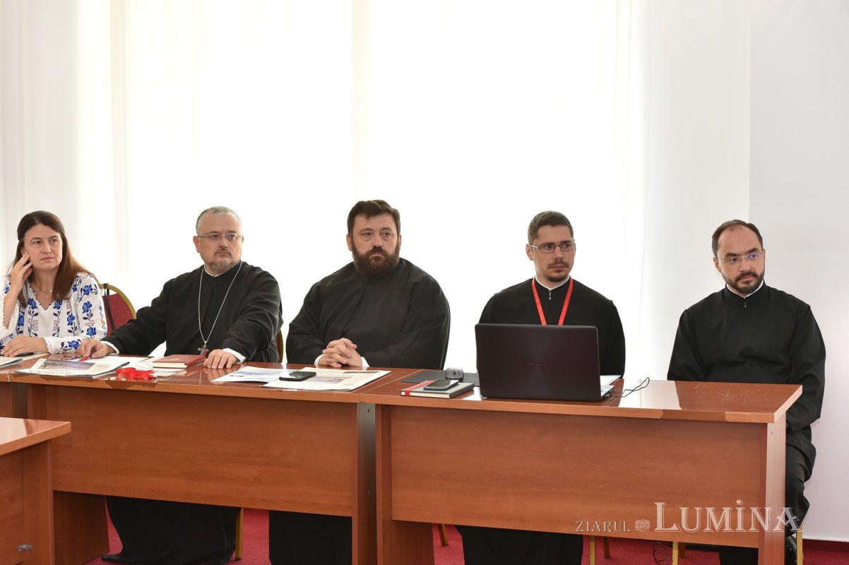 „Ziarul Lumina 5.000”: colocviu de presă la Mănăstirea Caraiman 220559