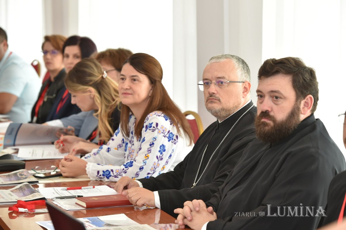 „Ziarul Lumina 5.000”: colocviu de presă la Mănăstirea Caraiman 220560