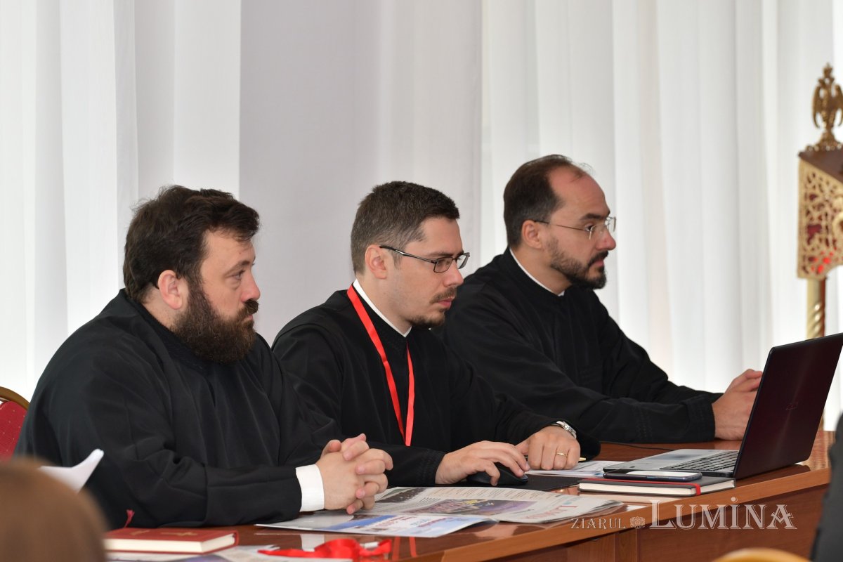 „Ziarul Lumina 5.000”: colocviu de presă la Mănăstirea Caraiman 220583