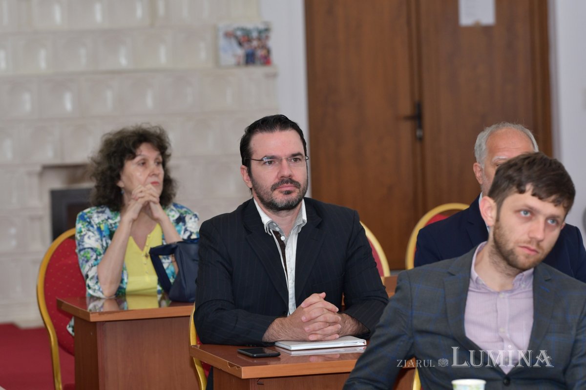 „Ziarul Lumina 5.000”: colocviu de presă la Mănăstirea Caraiman 220588