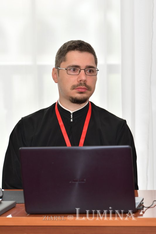 „Ziarul Lumina 5.000”: colocviu de presă la Mănăstirea Caraiman 220609