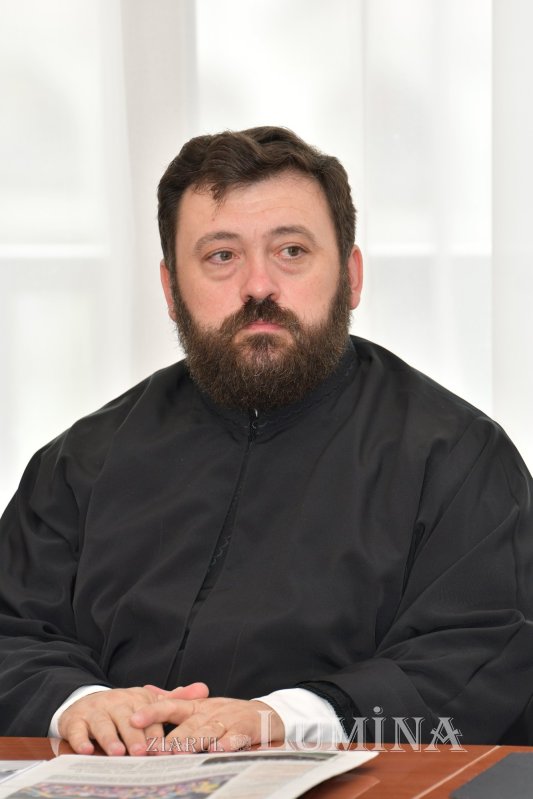 „Ziarul Lumina 5.000”: colocviu de presă la Mănăstirea Caraiman 220611