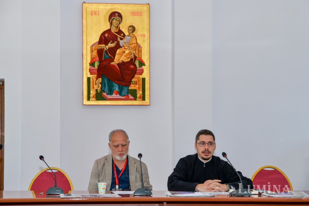 „Ziarul Lumina 5.000”: colocviu de presă la Mănăstirea Caraiman 220626