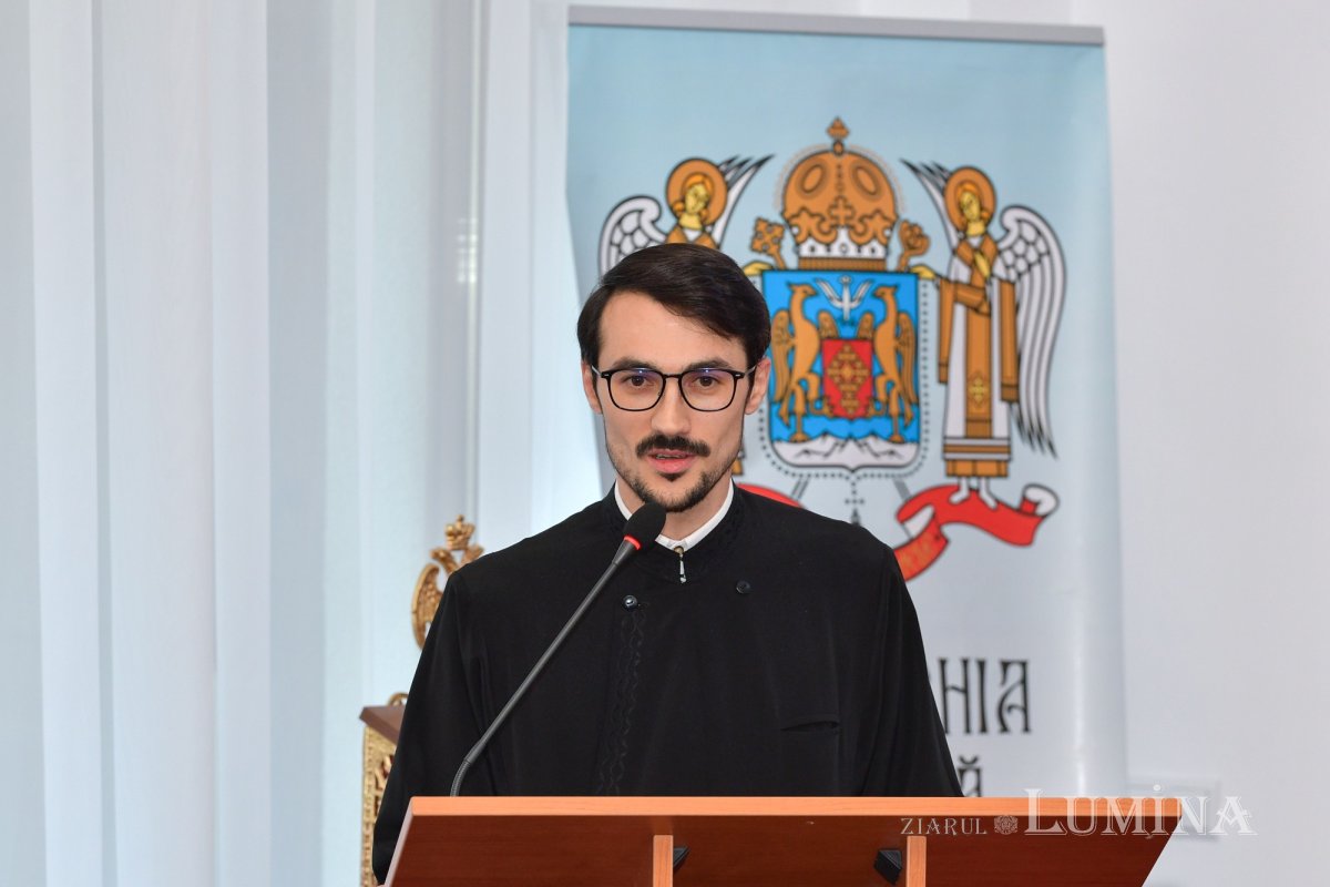 „Ziarul Lumina 5.000”: colocviu de presă la Mănăstirea Caraiman 220645