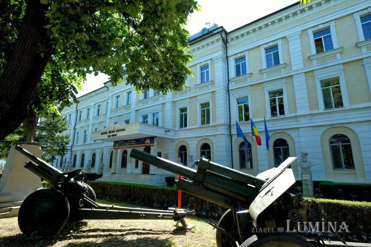 Preoţi cu crucea-n frunte, căci oastea e creştină 221075