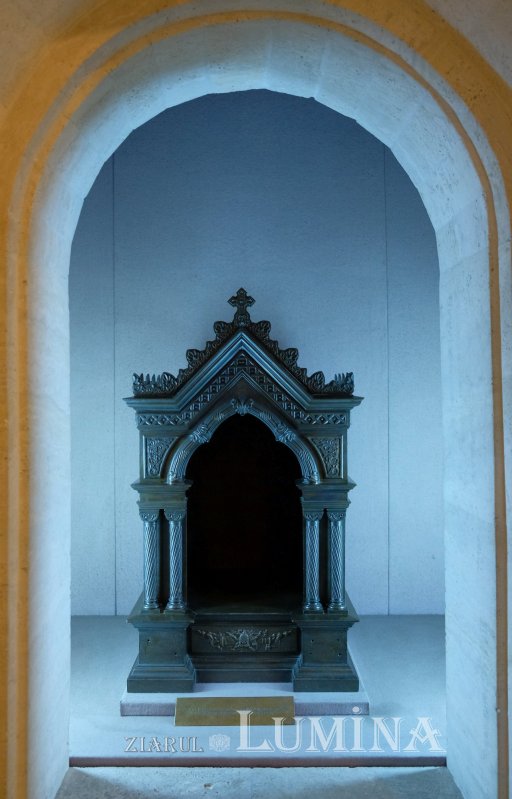 Preoţi cu crucea-n frunte, căci oastea e creştină 221093