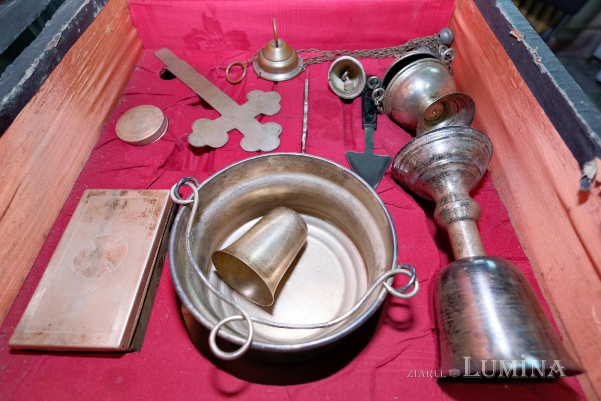 Preoţi cu crucea-n frunte, căci oastea e creştină 221120