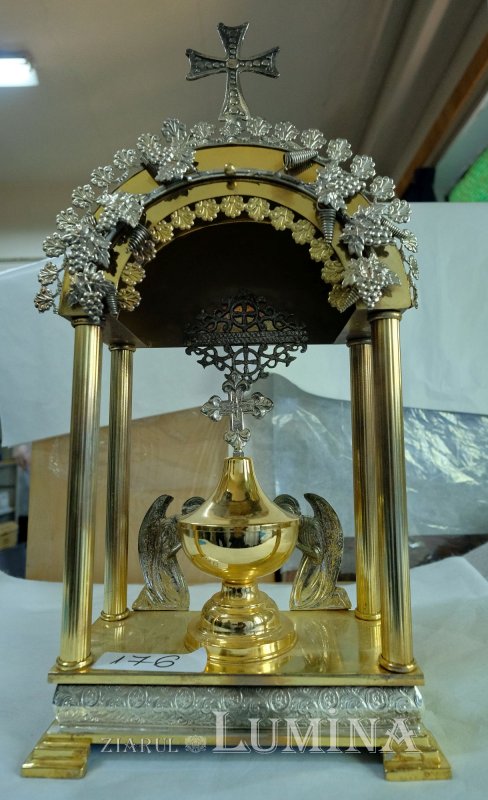 Preoţi cu crucea-n frunte, căci oastea e creştină 221127