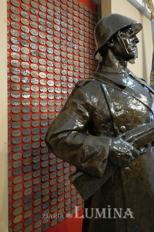 Preoţi cu crucea-n frunte, căci oastea e creştină 221131