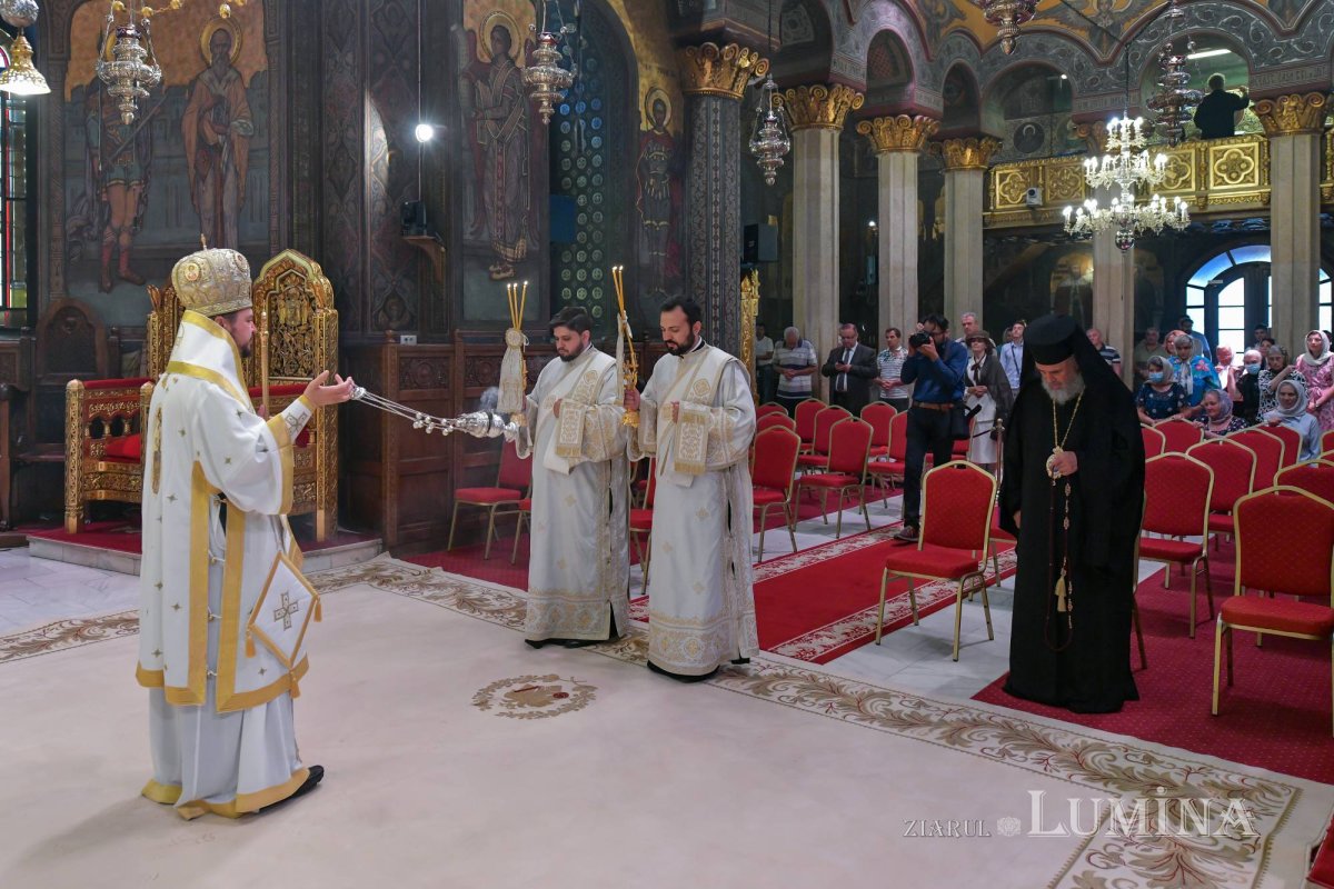 Ziua de naștere a Patriarhului României sărbătorită prin rugăciune 221195