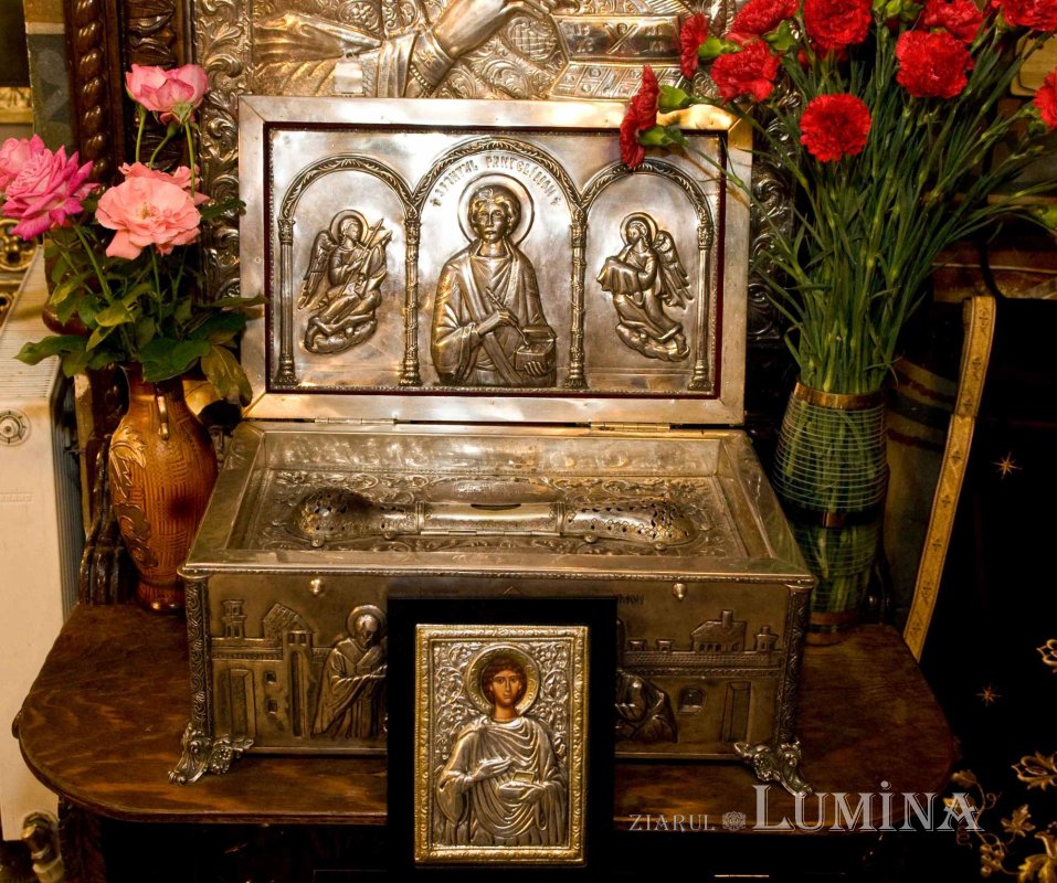 Pantelimon, un sfânt doctor iubit de români 221587