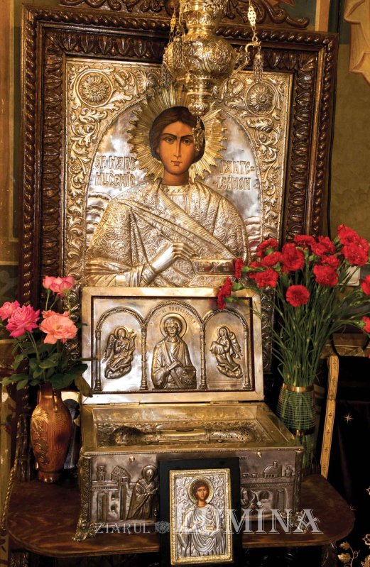 Pantelimon, un sfânt doctor iubit de români 221592