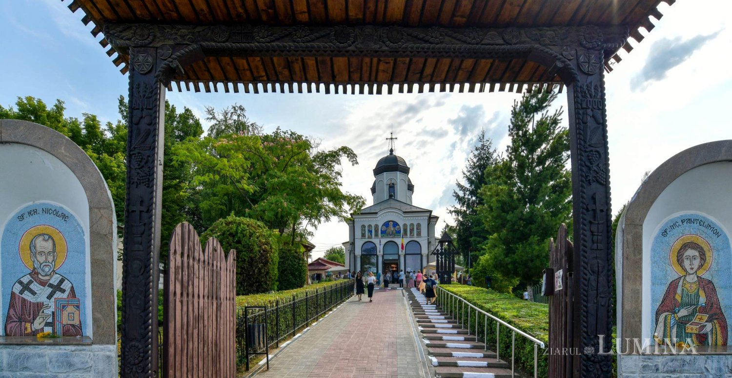 Prinos adus Tămăduitorului Pantelimon în orașul său din Ilfov 221675