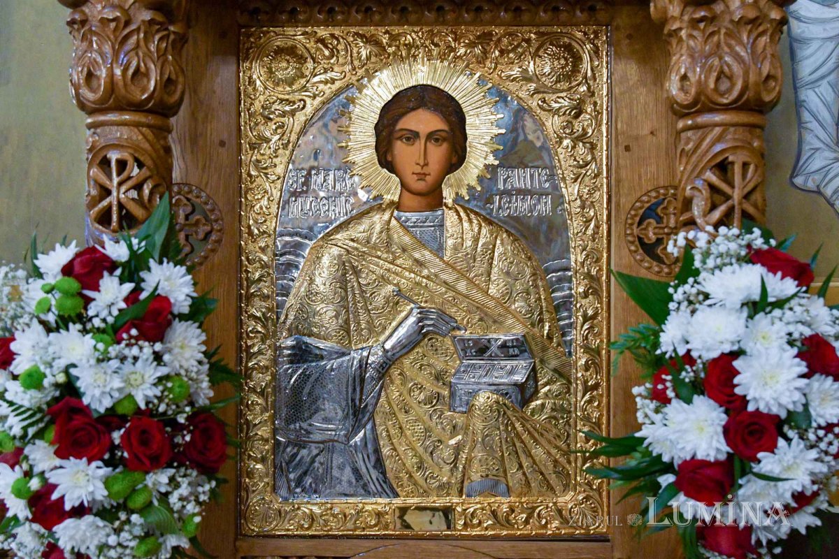 Prinos adus Tămăduitorului Pantelimon în orașul său din Ilfov 221687