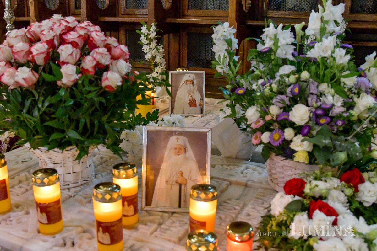 Pomenirea patriarhilor Iustin şi Teoctist la Catedrala Patriarhală 221896