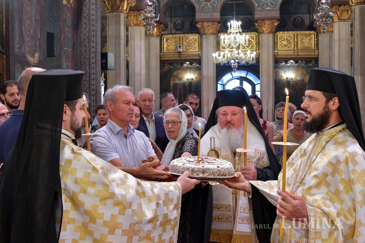 Pomenirea patriarhilor Iustin şi Teoctist la Catedrala Patriarhală 221908