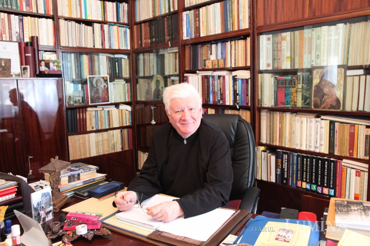 Un mare profesor, iubitor al istoriilor vechi și sfinte 222225