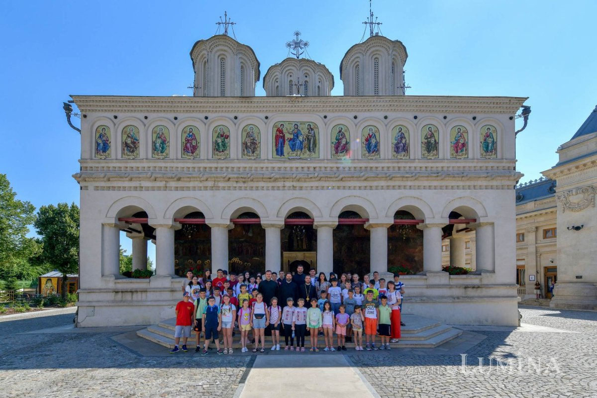 Copii din Prahova în vizită pe Dealul Patriarhiei 222413
