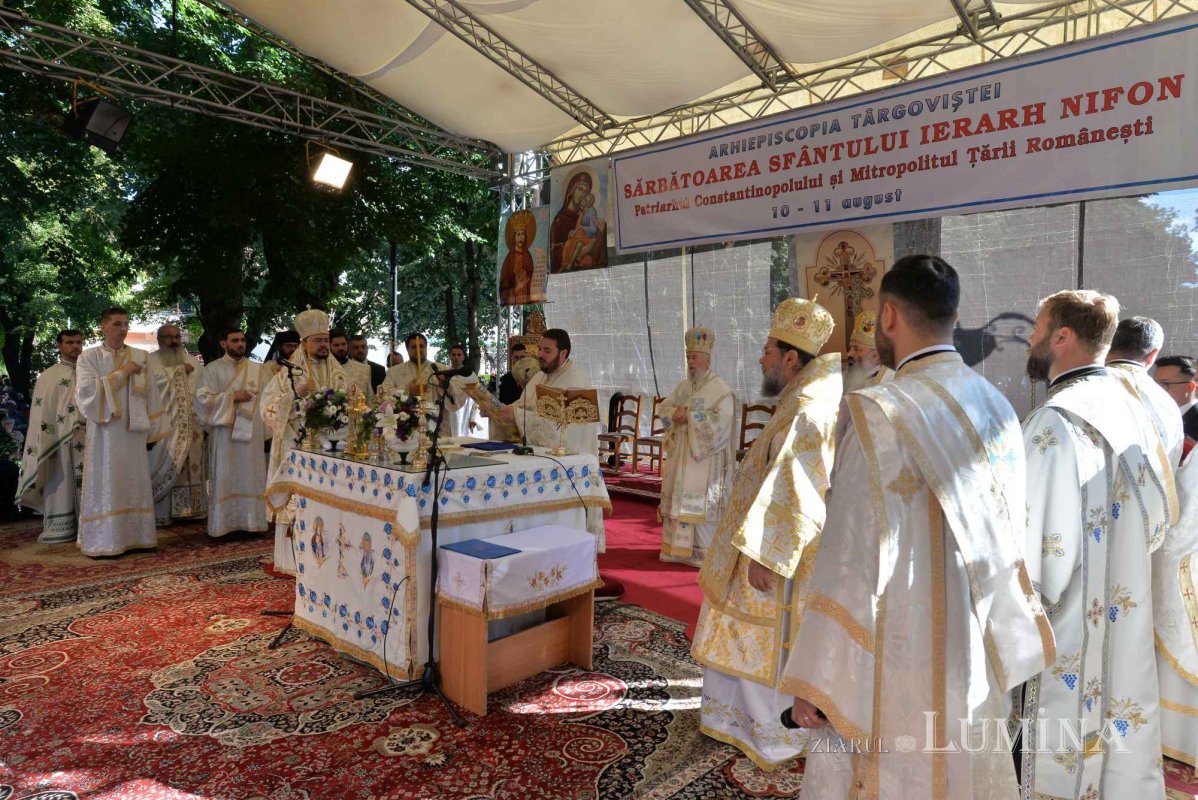 Sărbătoare și comuniune a tinerilor misionari în cetatea Târgoviștei 223228