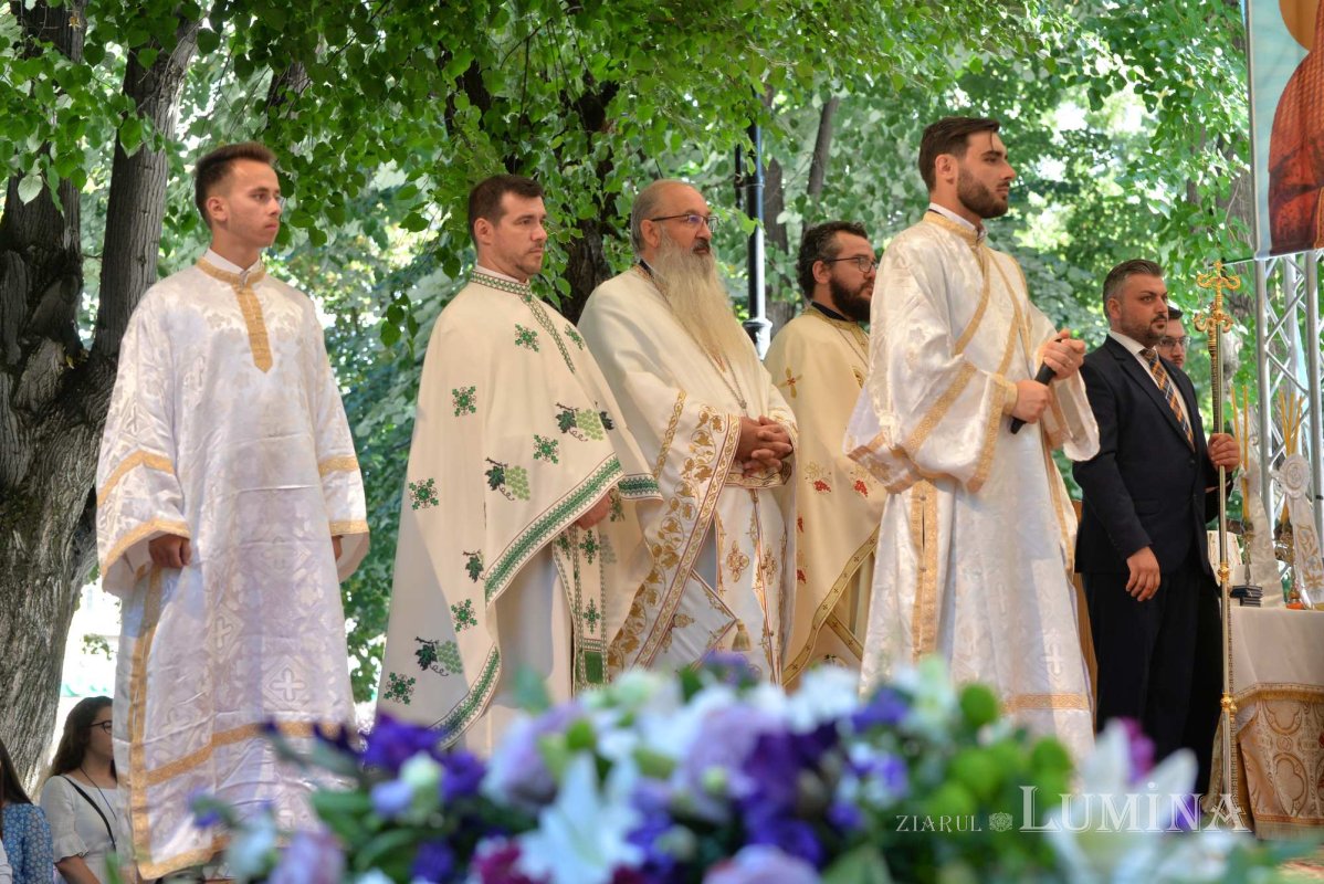 Sărbătoare și comuniune a tinerilor misionari în cetatea Târgoviștei 223245