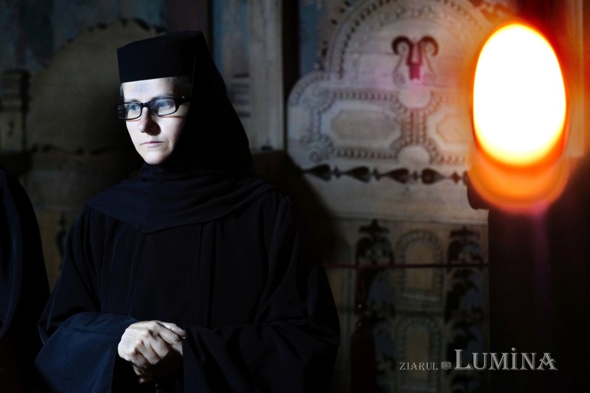 Fotografii artistice ale Publicațiilor Lumina 223290