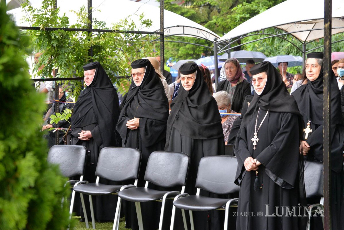 Biserica mare a Mănăstirii Ghighiu a fost resfințită 223427