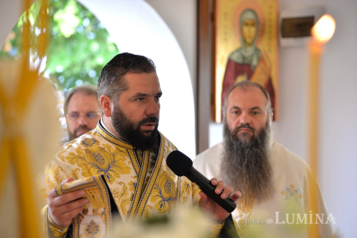 Biserica mare a Mănăstirii Ghighiu a fost resfințită 223436