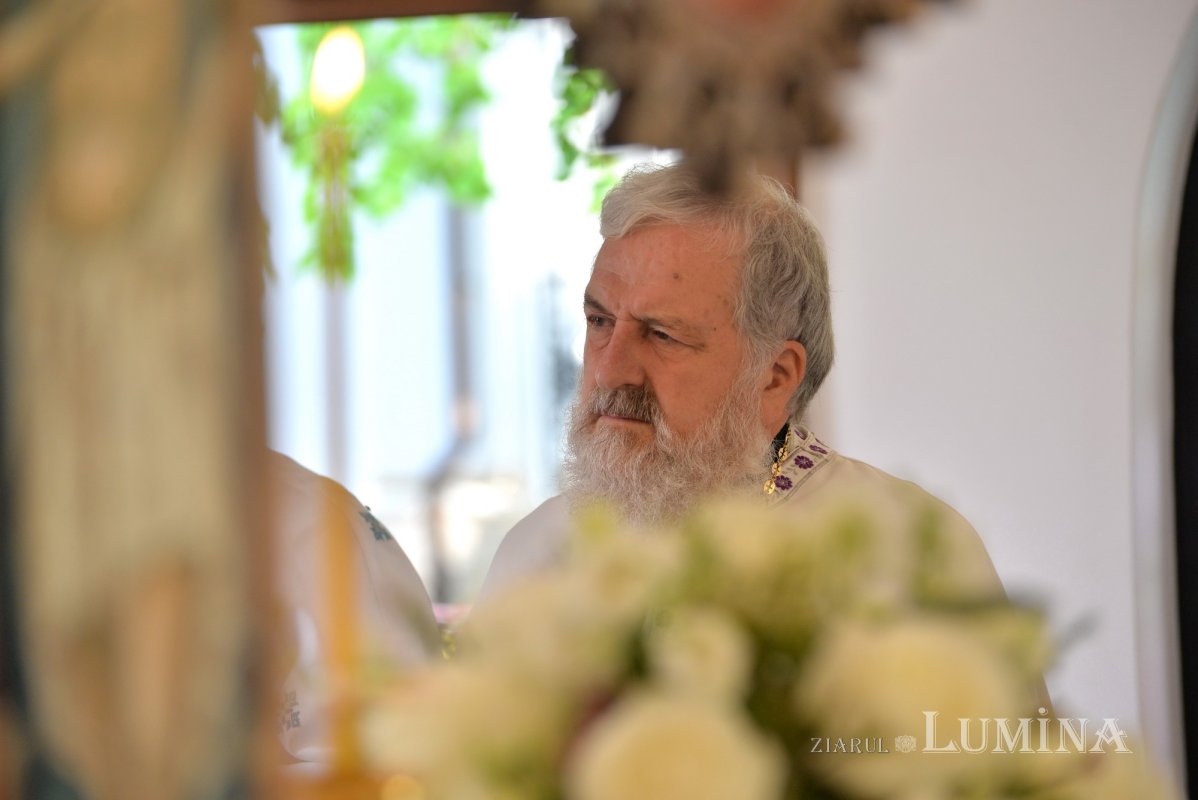 Biserica mare a Mănăstirii Ghighiu a fost resfințită 223437