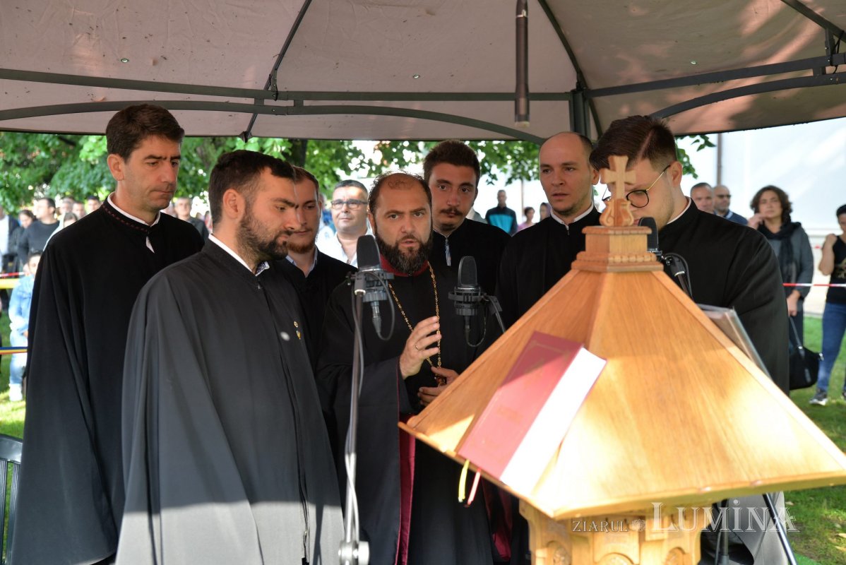 Biserica mare a Mănăstirii Ghighiu a fost resfințită 223442