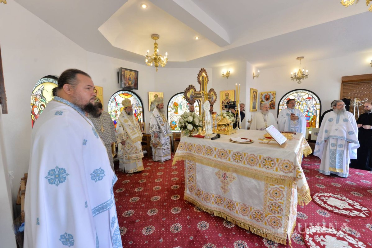 Biserica mare a Mănăstirii Ghighiu a fost resfințită 223445
