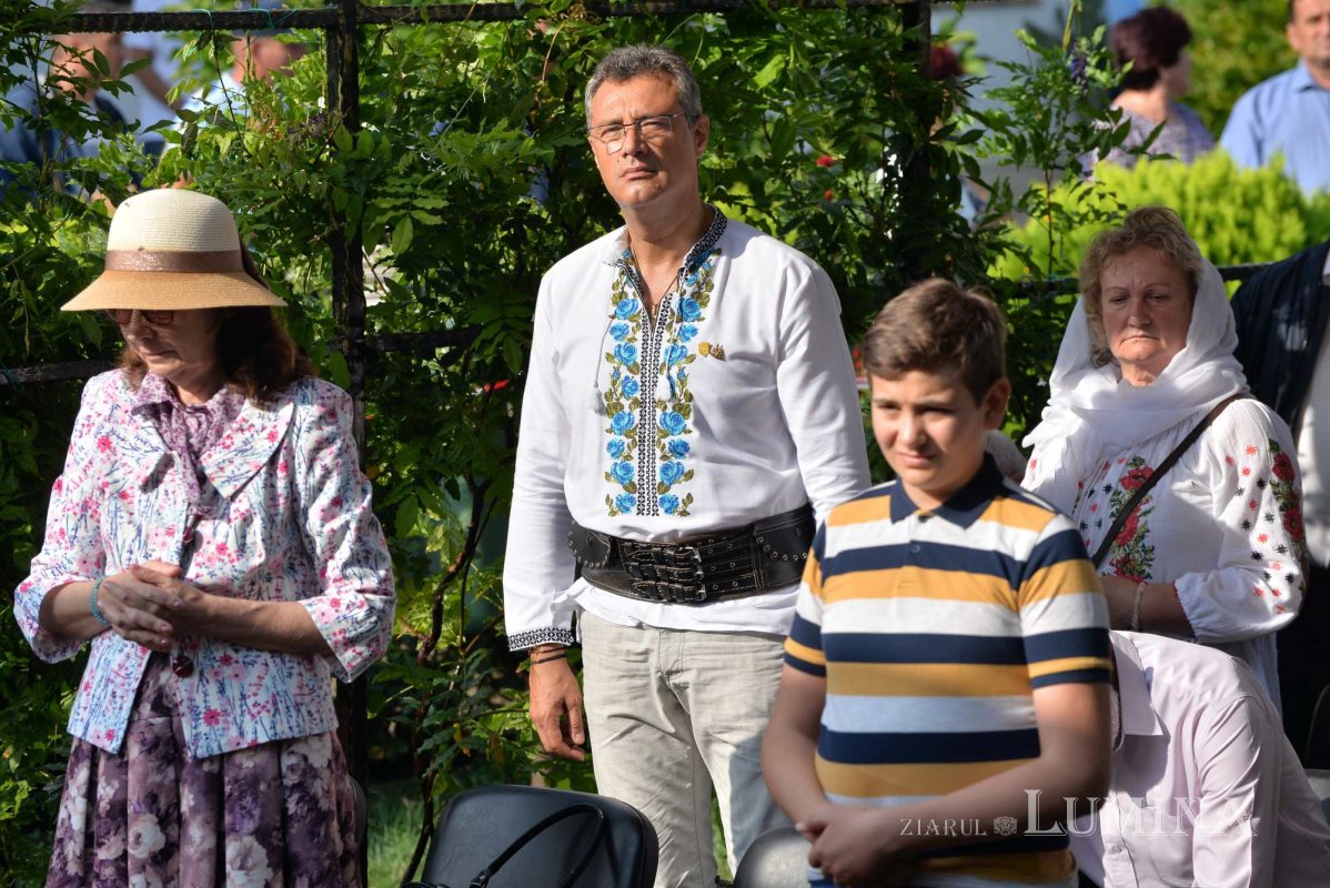 Biserica mare a Mănăstirii Ghighiu a fost resfințită 223446