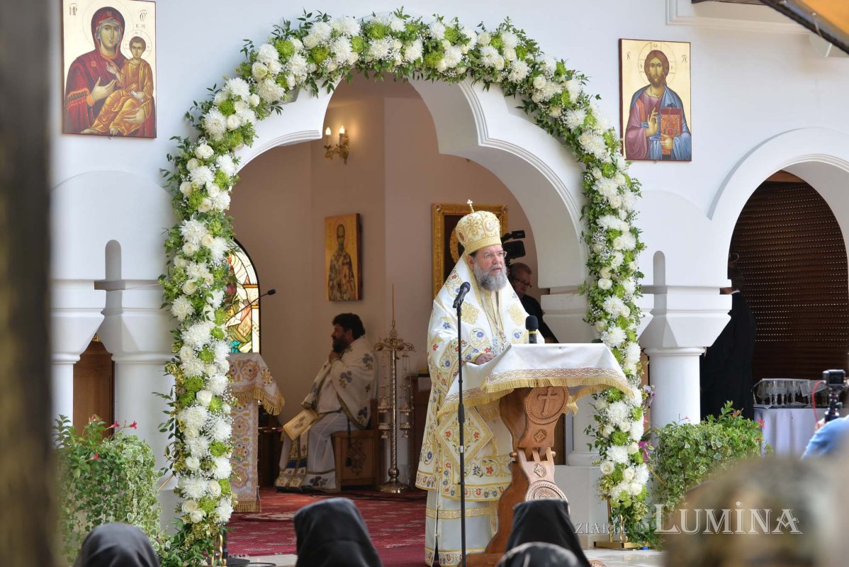 Biserica mare a Mănăstirii Ghighiu a fost resfințită 223450