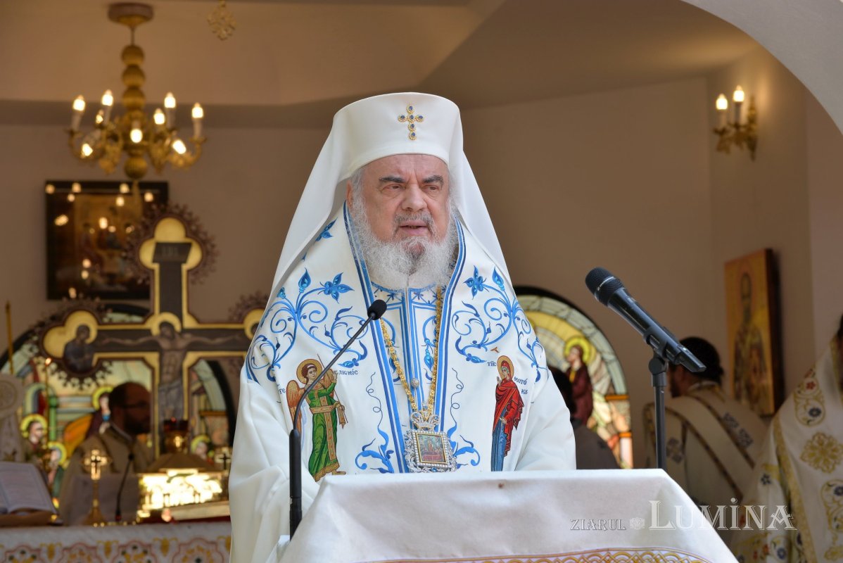 Biserica mare a Mănăstirii Ghighiu a fost resfințită 223456