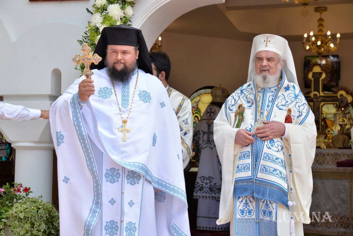 Biserica mare a Mănăstirii Ghighiu a fost resfințită 223462