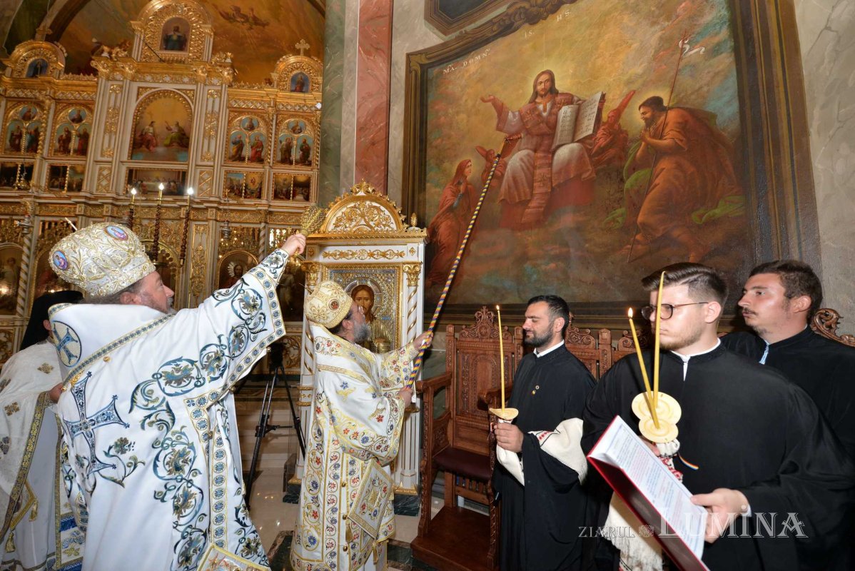 Biserica mare a Mănăstirii Ghighiu a fost resfințită 223486