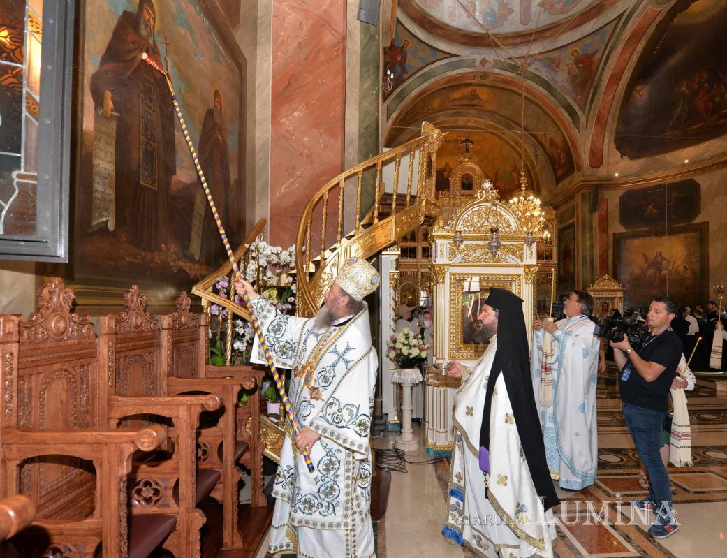 Biserica mare a Mănăstirii Ghighiu a fost resfințită 223487