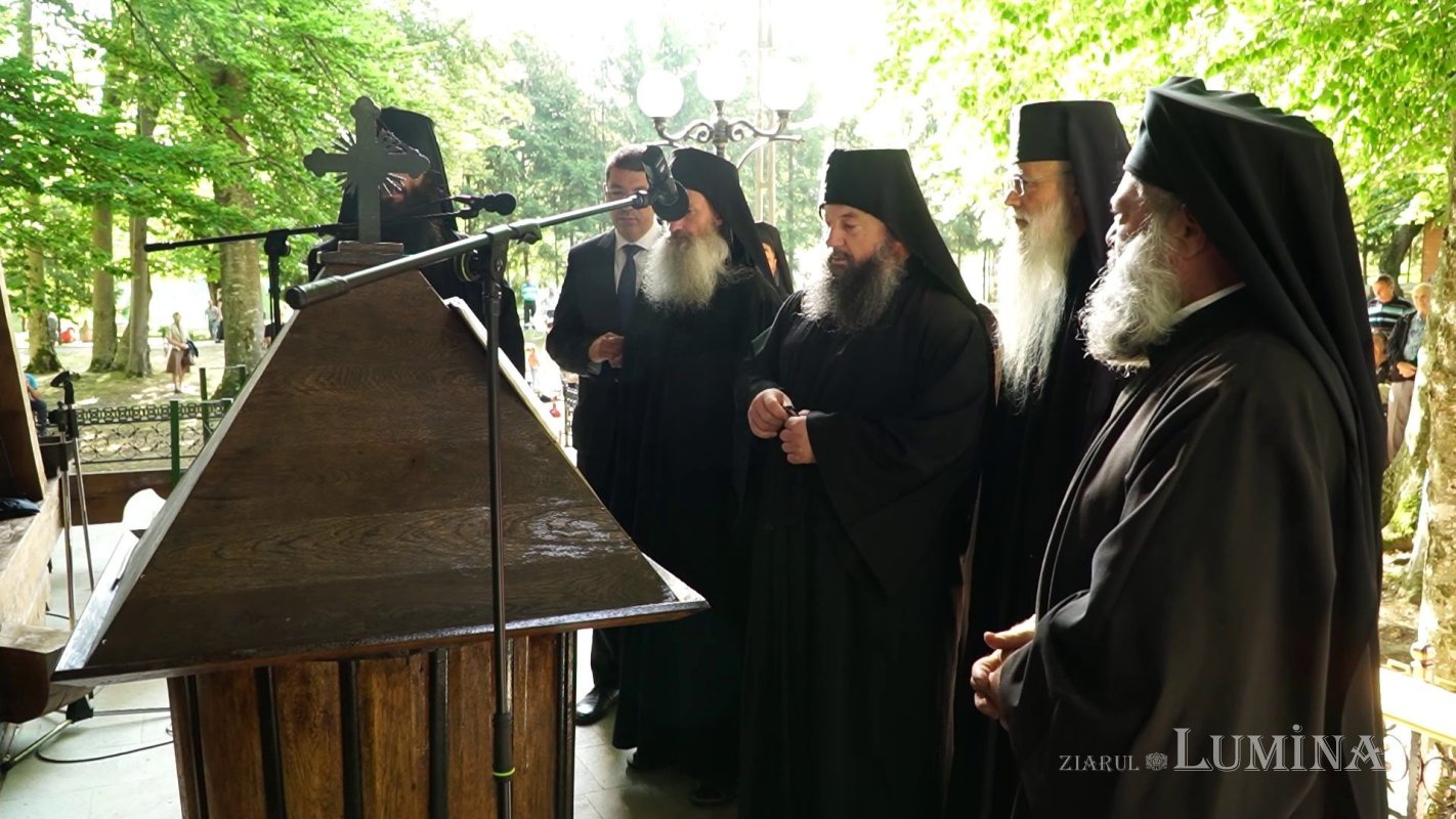 Hramul Mănăstirii „Brâncoveanu” de la Sâmbăta de Sus 223520