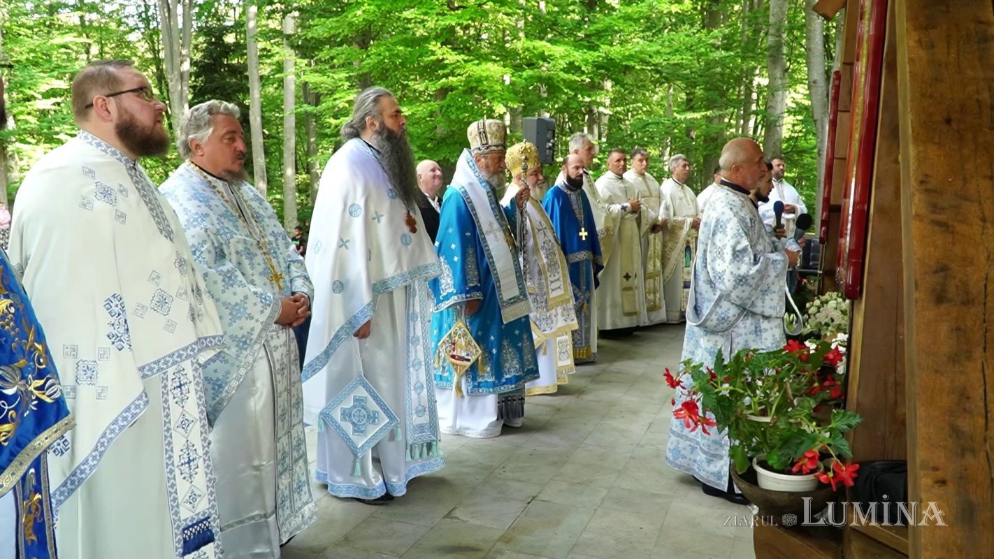 Hramul Mănăstirii „Brâncoveanu” de la Sâmbăta de Sus 223521