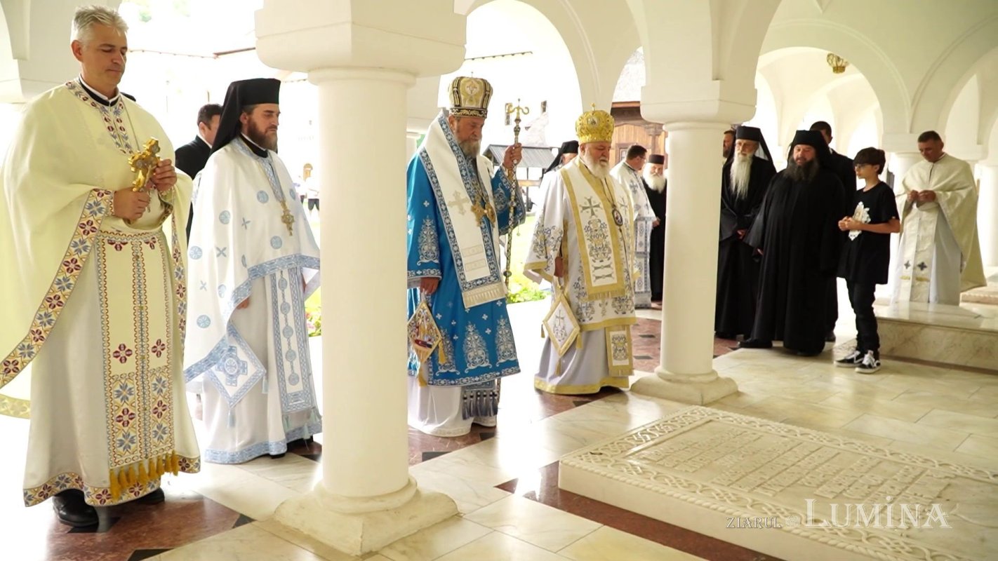 Hramul Mănăstirii „Brâncoveanu” de la Sâmbăta de Sus 223530