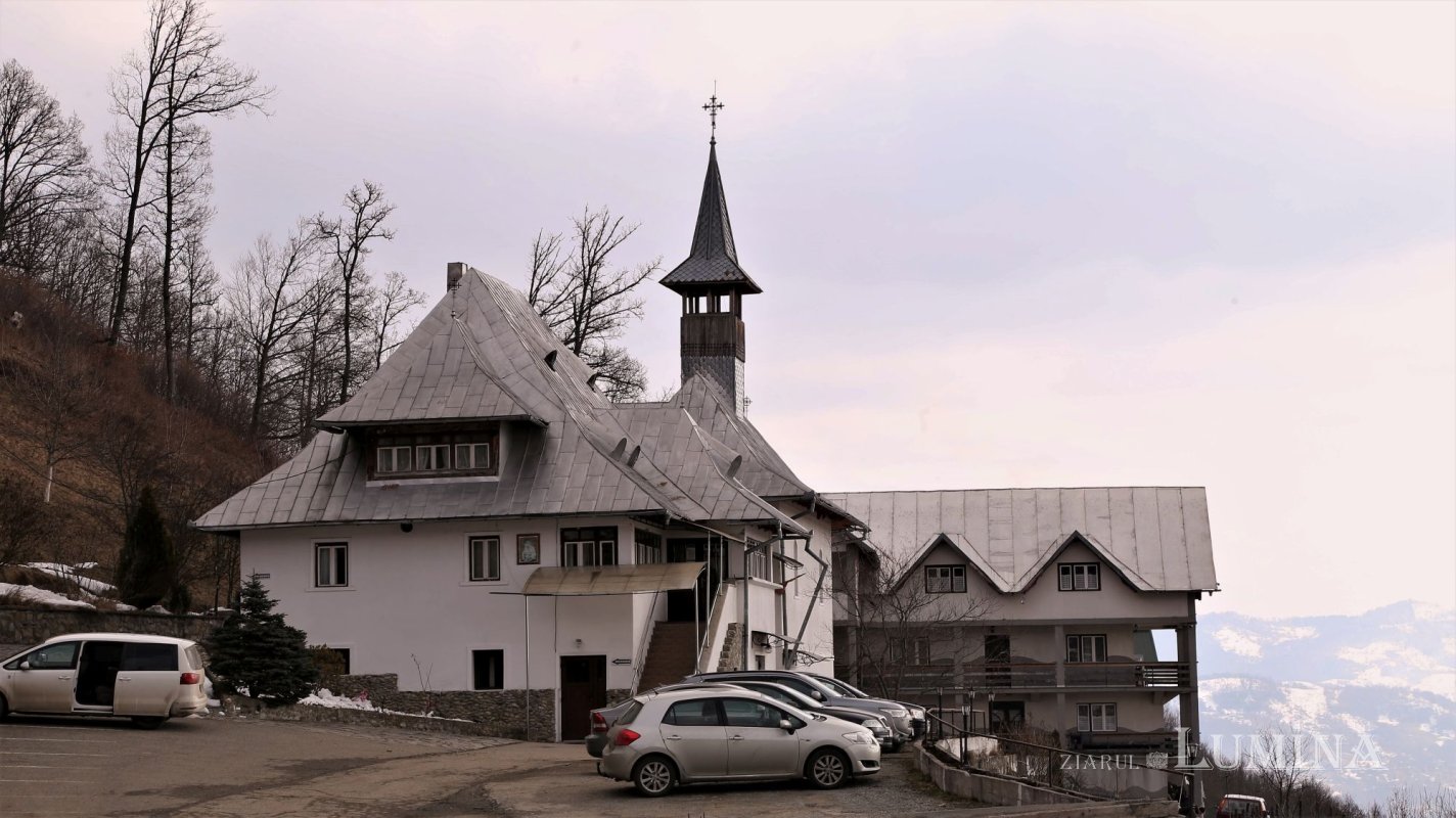 Mănăstirea Petrova „primeşte cu drag pe oricine, precum face şi Hristos” 224101