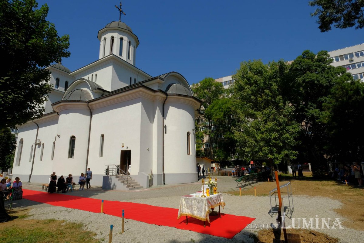 Piatra de temelie a capelei parohiei bucureștene „Sfântul Mercurie” 224356